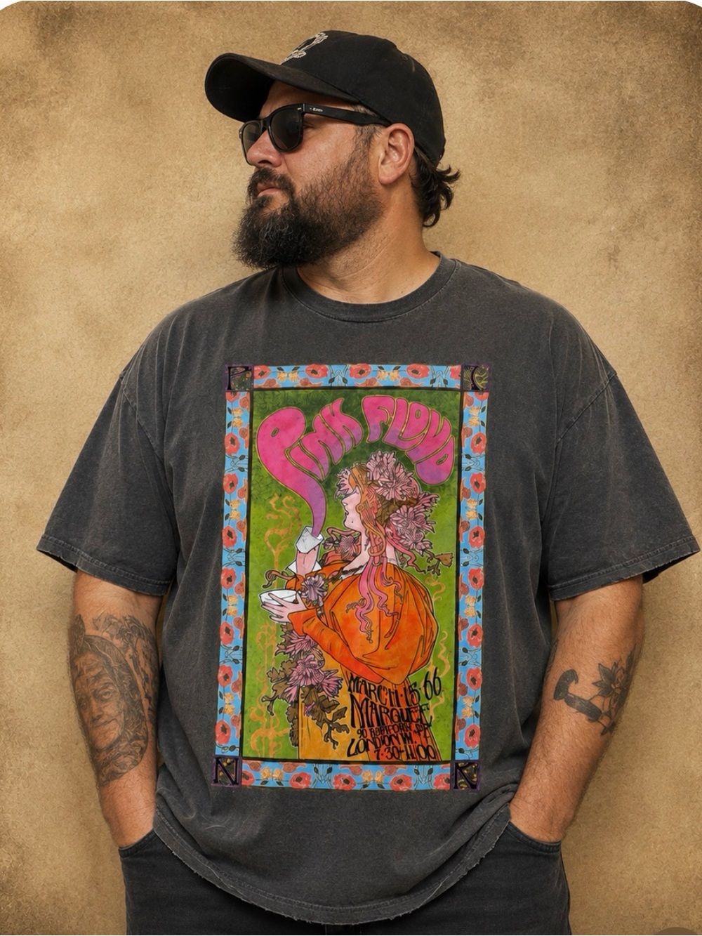Vintage-Inspired Charcoal Grey Graphic Men’s Pink Floyd T-Shirt